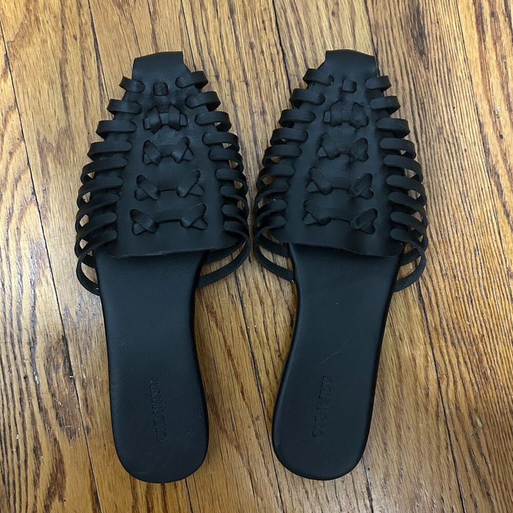 Old Navy Black Hurache Slip-on sandals - Size 8